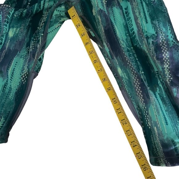 Athleta Women's Size M Green Arrow Be Free Knicker Capri Leggings - Picture 10 of 10